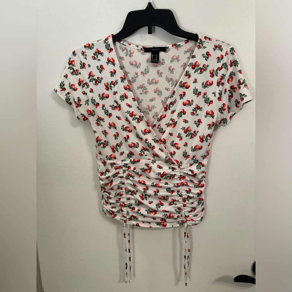 Strawberry 🍓 Top with Cinched Front